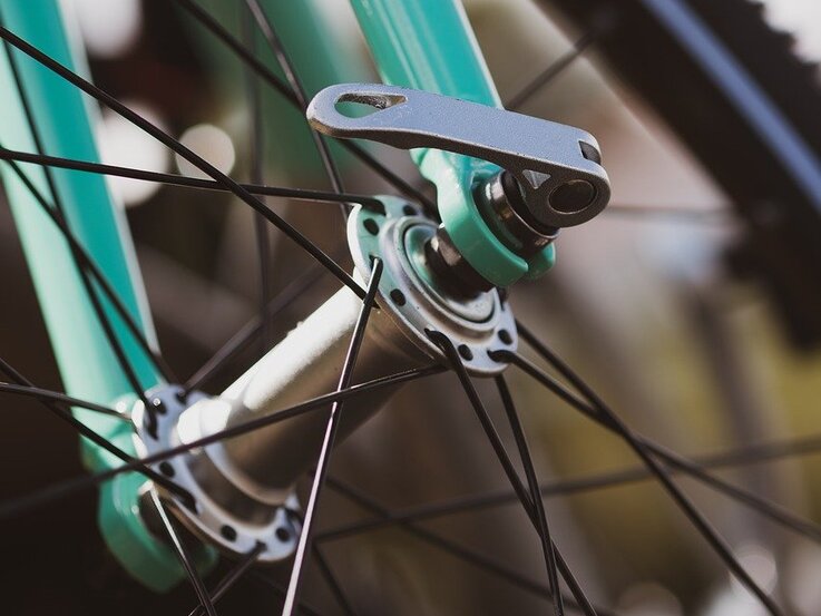 Nahaufnahme einer Fahrradspeiche