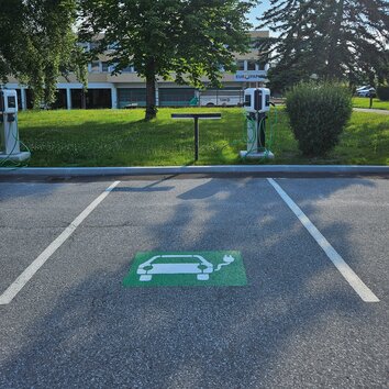 Magazin_E-Tankstelle_klein_2026